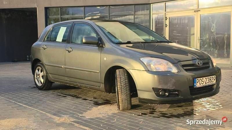 Używany Toyota Corolla Sol 2006 Grafitowy Hatchback