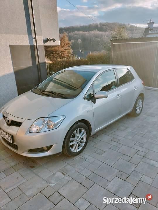 Srebrny Używany 2009 Toyota Auris Hatchback | 19 000 zł (Uczciwa cena) - Obraz 1/4