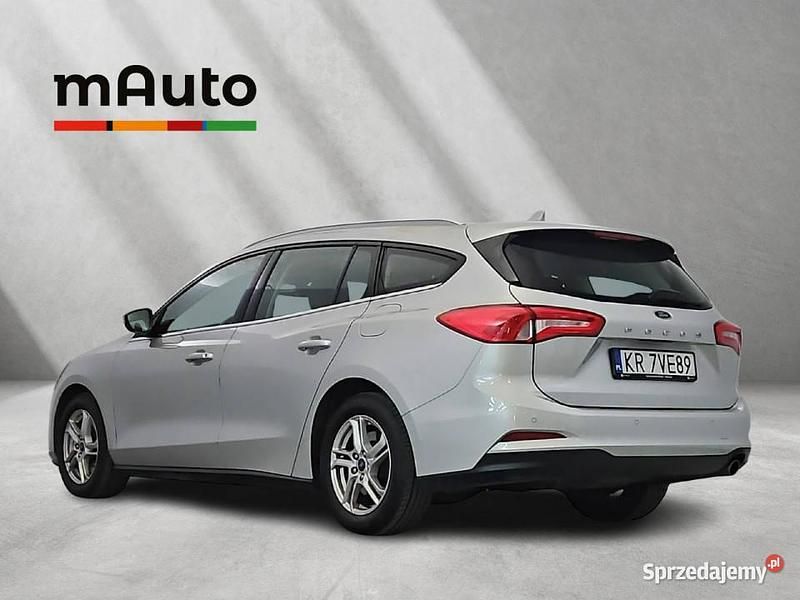 Używany Ford Focus Trend 120 KM (88 kW) 2020 Srebrny (metalik) Kombi