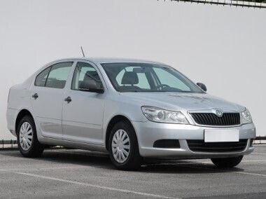 Srebrny Używany 2011 Skoda Octavia Hatchback | 11 999 zł (Super Cena) - Obraz 1/4