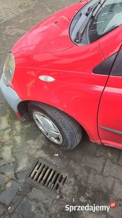 Używany Toyota Yaris 1999 Czerwony Sedan/Limuzyna