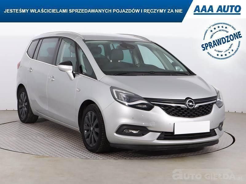 Używany Opel Zafira 2016 Srebrny Minivan
