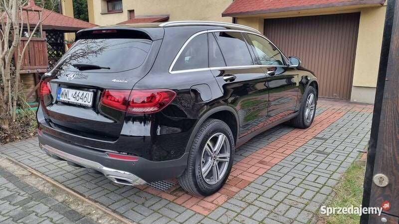 Używany Mercedes GLC300 2022
