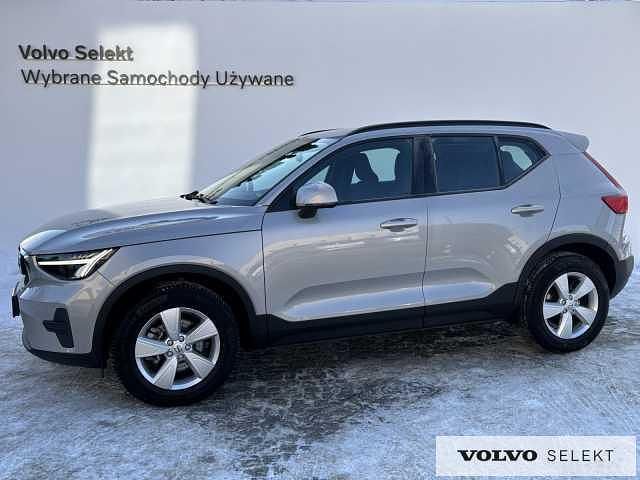Srebrny Używany 2023 Volvo XC40 SUV | 129 900 zł (Dobra cena) - Obraz 1/3