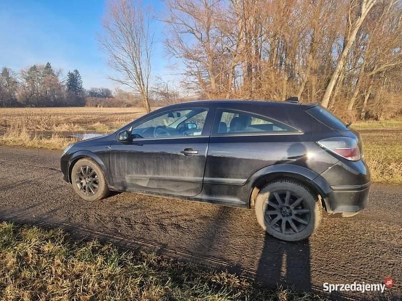 Używany Opel Astra GTC 105 KM (77 kW) 2006 Czarny Hatchback