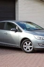 Używany Opel Astra 115 KM (84 kW) 2010 Srebrny (metalik) Hatchback