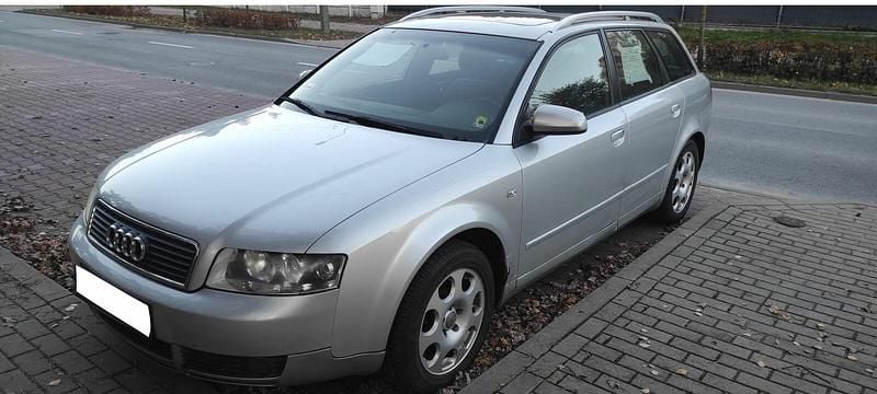 Srebrny Używany 2004 Audi A4 Kombi | 6900 zł (Dobra cena) - Obraz 1/4