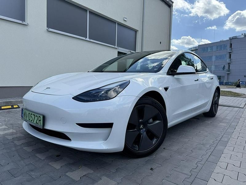 Biały Używany 2022 Tesla Model 3 Sedan/Limuzyna | 95 990 zł - Obraz 1/4
