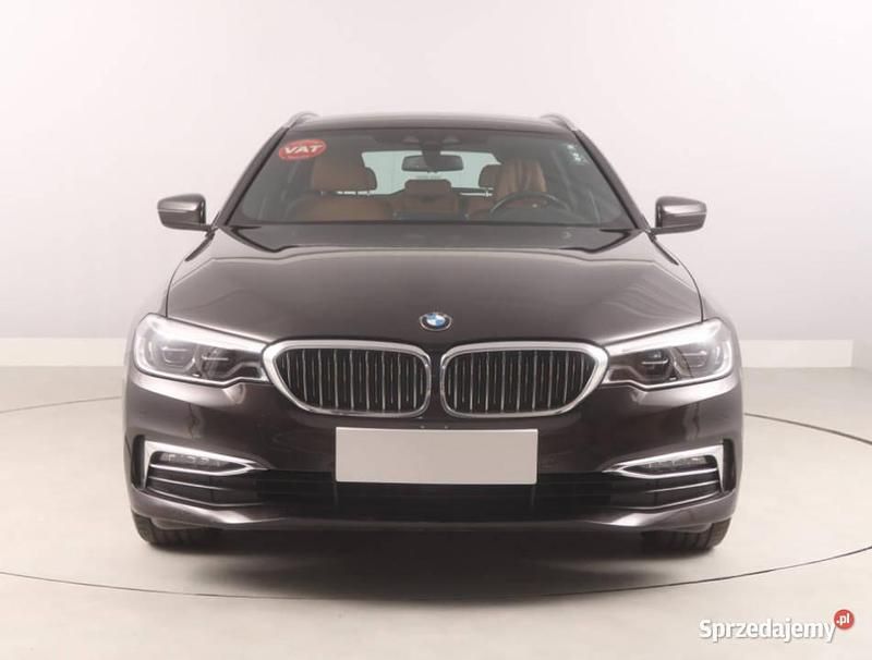 Brązowy Używany 2018 BMW 520 Kombi | 92 999 zł (Dość drogi) - Obraz 1/4