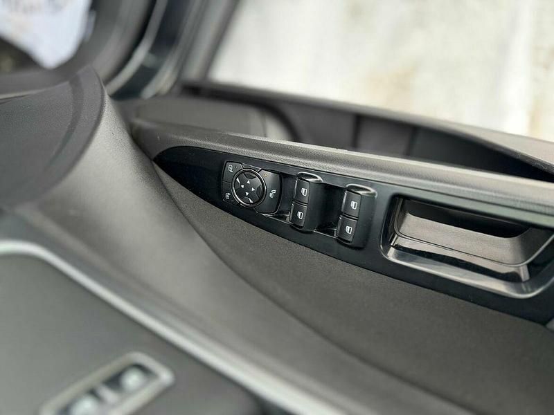 Używany Ford Mondeo 160 KM (117 kW) 2015 Czarny Hatchback