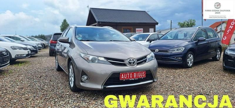 Szary Używany 2013 Toyota Auris Kombi | 29 900 zł (Uczciwa cena) - Obraz 1/4