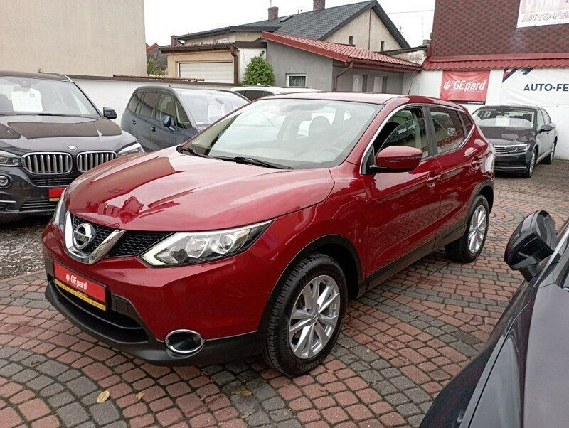 Bordowy (metalik) Używany 2016 Nissan Qashqai SUV | 58 900 zł (Dość drogi) - Obraz 1/4