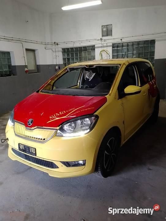 Żółty Używany 2021 Skoda Citigo-e IV Hatchback | 27 000 zł - Obraz 1/4
