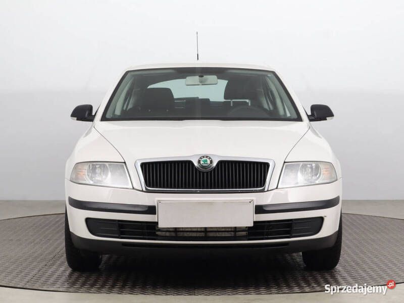 Biały Używany 2007 Skoda Octavia Hatchback | 12 999 zł (Uczciwa cena) - Obraz 1/4
