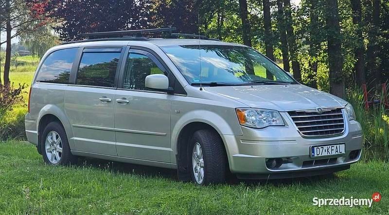 Używany 2008 Chrysler Town & Country | 40 000 zł - Obraz 1/4