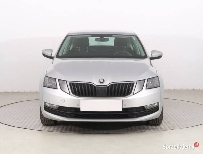 Srebrny Używany 2018 Skoda Octavia Hatchback | 56 999 zł (Uczciwa cena) - Obraz 1/4