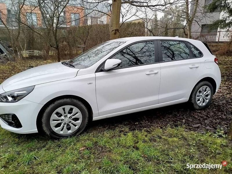 Biały Używany 2023 Hyundai i30 | 54 600 zł (Dobra cena) - Obraz 1/4