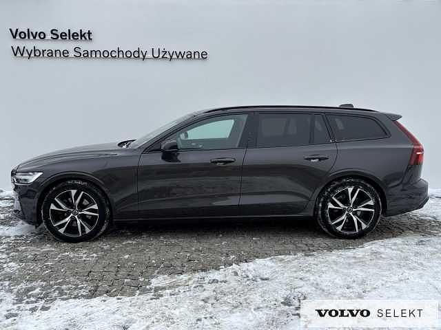 Używany Volvo V60 197 KM (144 kW) 2024 Szary Kombi