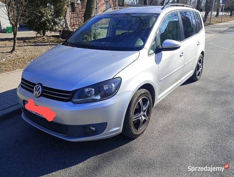 Srebrny Używany 2011 VW Touran Minivan | 23 900 zł (Uczciwa cena) - Obraz 1/4