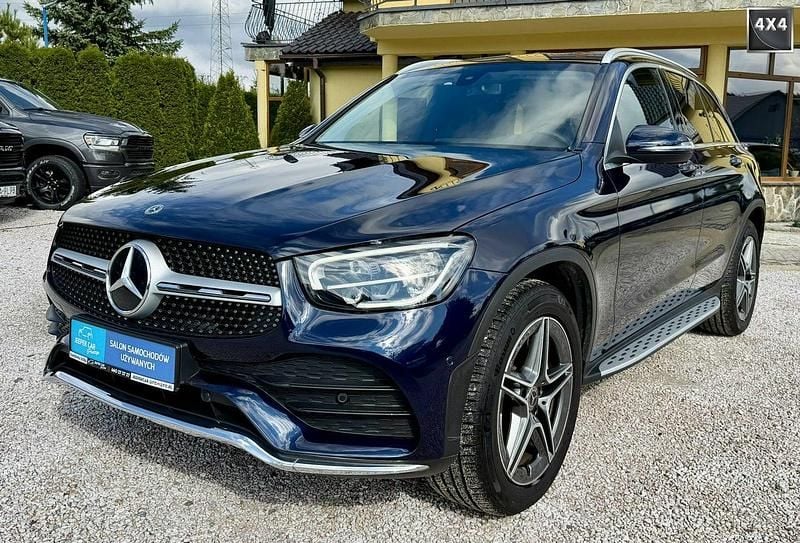 Granatowy Używany 2021 Mercedes GLC300 AMG line SUV | 159 900 zł (Dość drogi) - Obraz 1/4