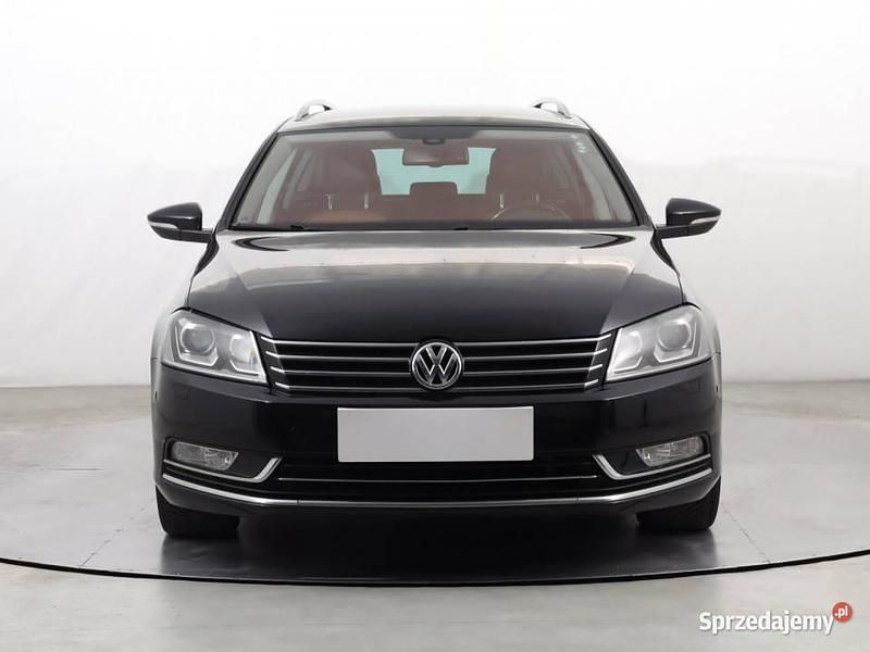 Czarny Używany 2012 VW Passat Kombi | 26 999 zł (Uczciwa cena) - Obraz 1/4