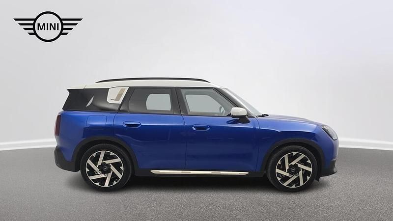 Używany Mini Countryman 225 kW (306 KM) 2024 Blazing blue metalizowany SUV