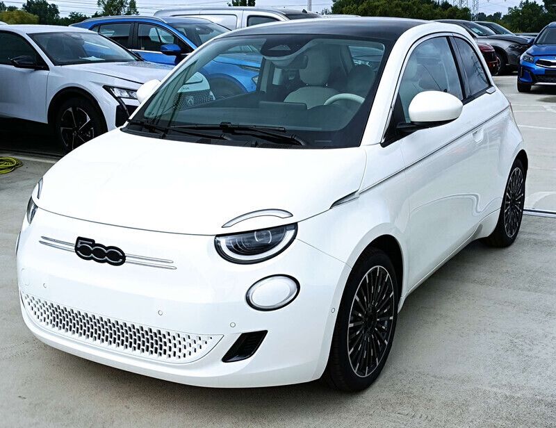 Biały ice Nowe 2024 Fiat 500e La Prima Sedan/Limuzyna | 144 580 zł (Uczciwa cena) - Obraz 1/4