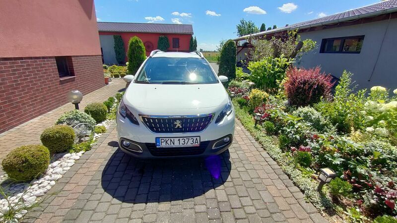 Biały Używany 2019 Peugeot 2008 Active+ SUV | 50 000 zł (Uczciwa cena) - Obraz 1/4