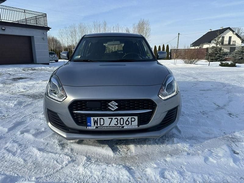Używany Suzuki Swift 83 KM (61 kW) 2021 Srebrny Hatchback