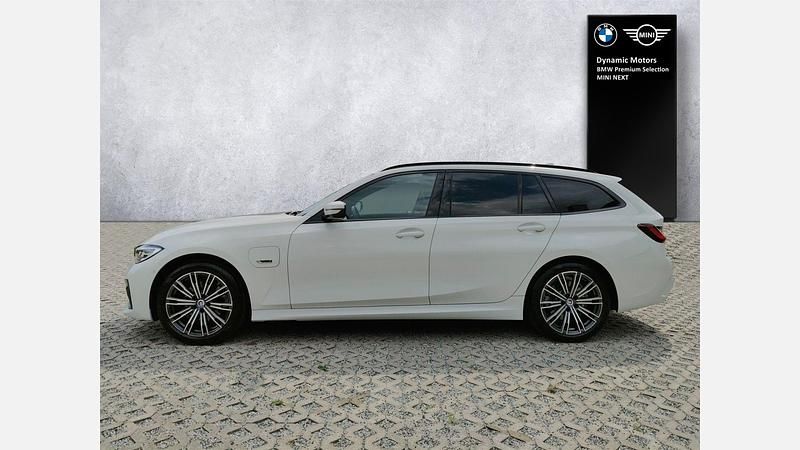 Używany BMW 320e Shadowline 204 KM (150 kW) 2022 Biel alpejska Kombi