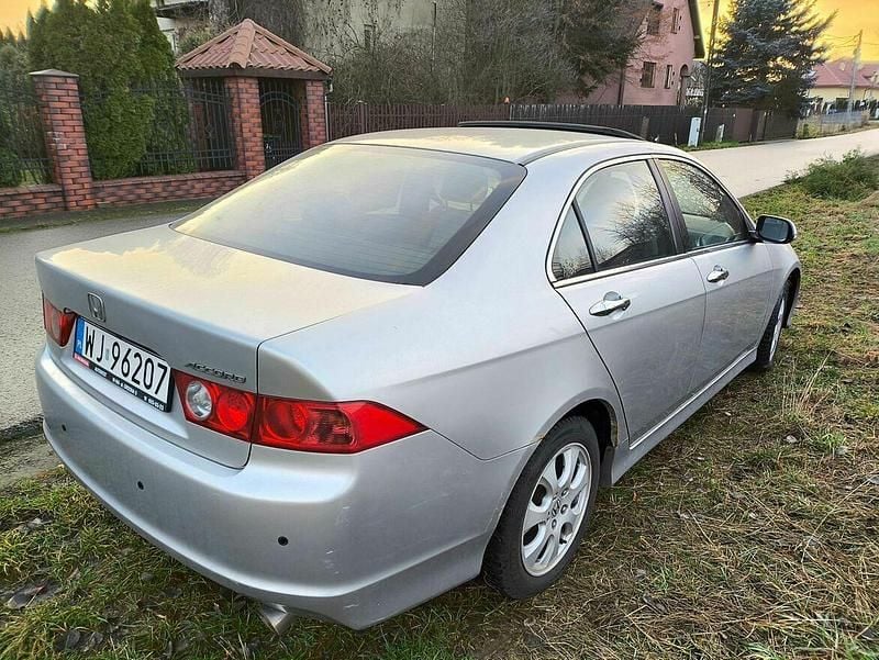 Używany Honda Accord Executive 2007 Srebrny Sedan/Limuzyna