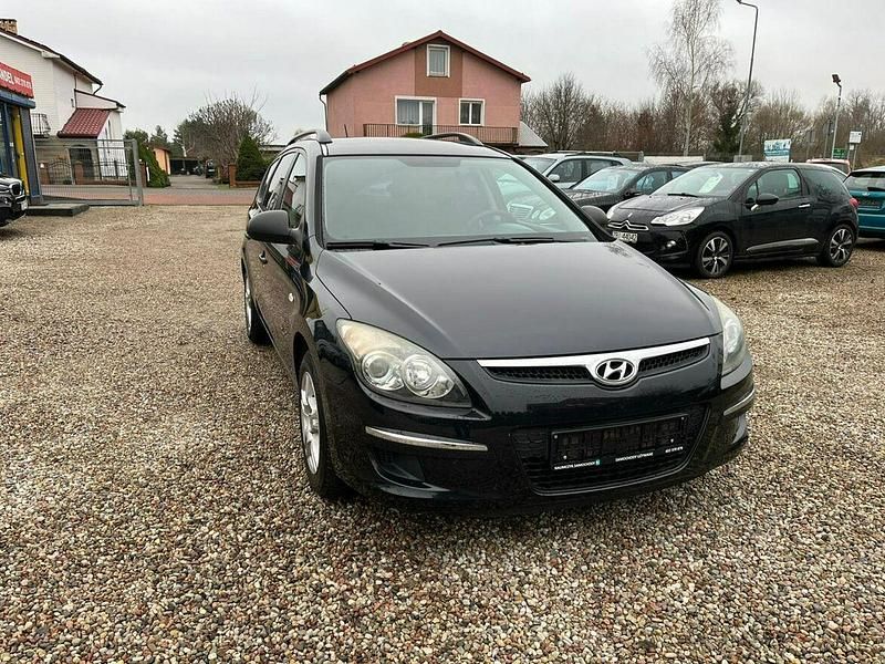 Czarny Używany 2010 Hyundai i30 Kombi | 13 500 zł (Uczciwa cena) - Obraz 1/4