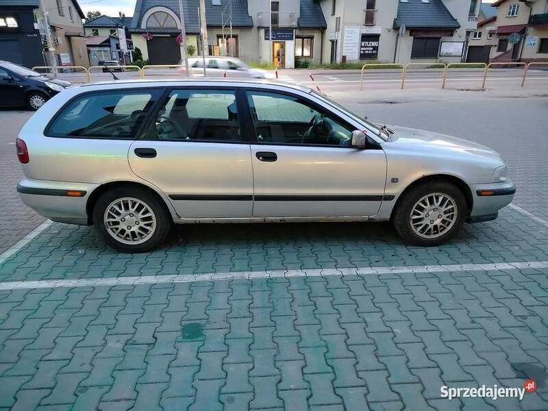 Używany 1999 Volvo V40 Kombi | 2000 zł - Obraz 1/4