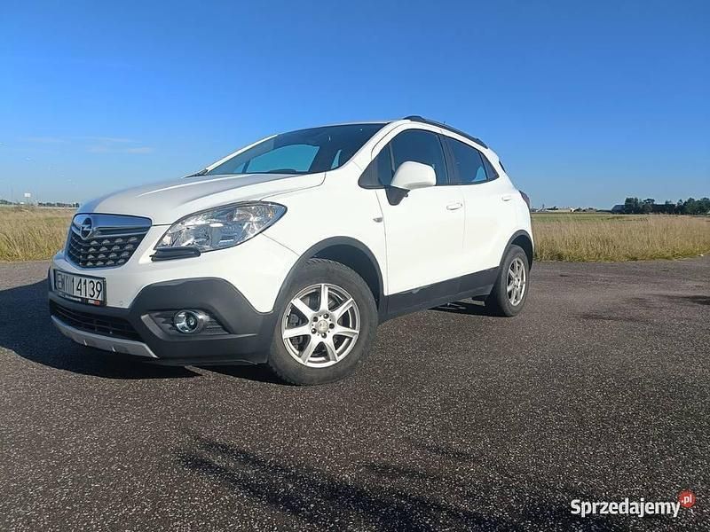Biały Używany 2013 Opel Mokka SUV | 31 600 zł (Uczciwa cena) - Obraz 1/4