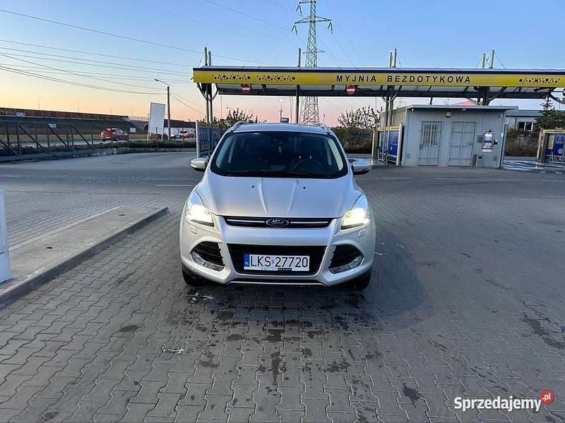 Używany Ford Kuga 2016 Srebrny SUV