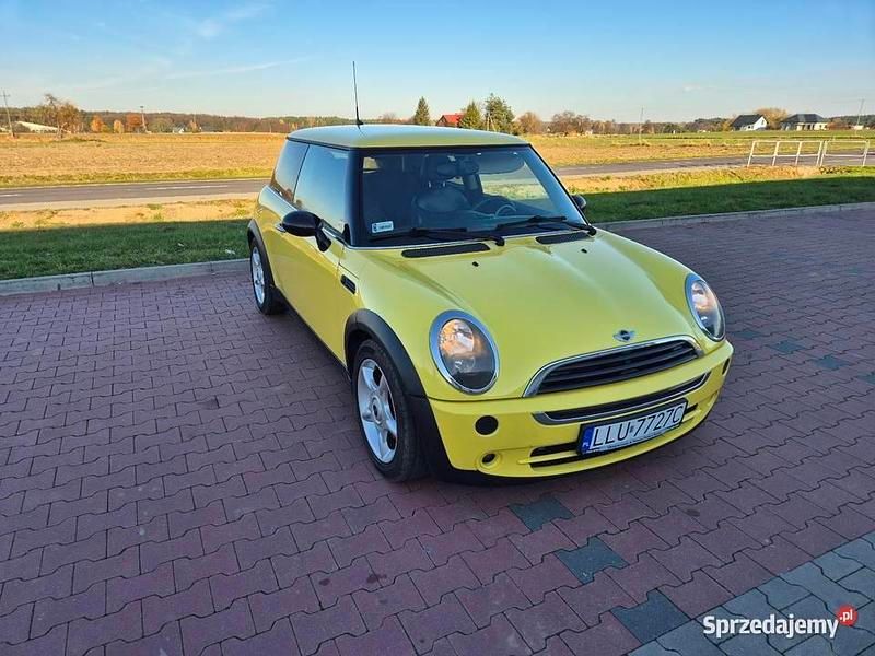Żółty Używany 2004 Mini Cooper Hatchback | 6700 zł (Dość drogi) - Obraz 1/4