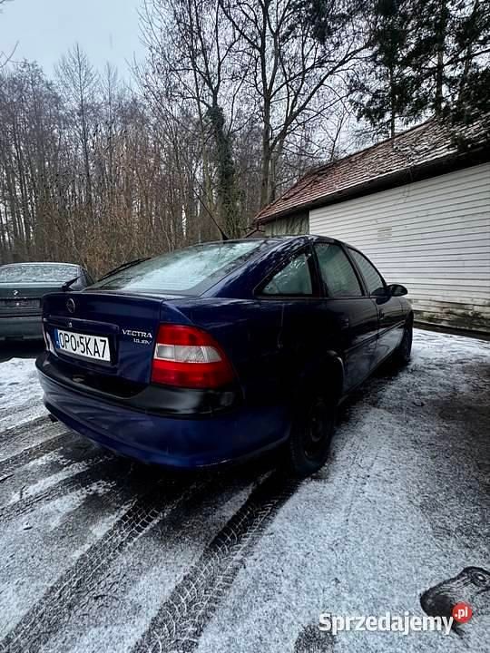 Używany Opel Vectra 1996 Granatowy Sedan/Limuzyna