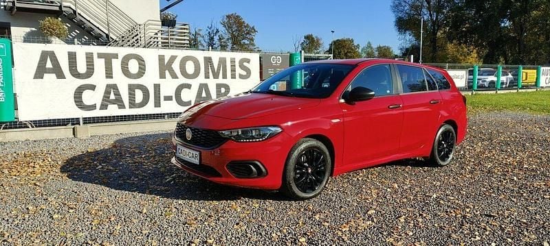 Czerwony Używany 2020 Fiat Tipo Kombi | 45 900 zł (Uczciwa cena) - Obraz 1/4