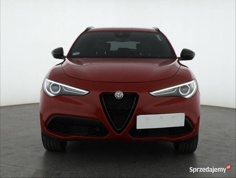Używany Alfa Romeo Stelvio 280 KM (205 kW) 2019 Bordowy SUV