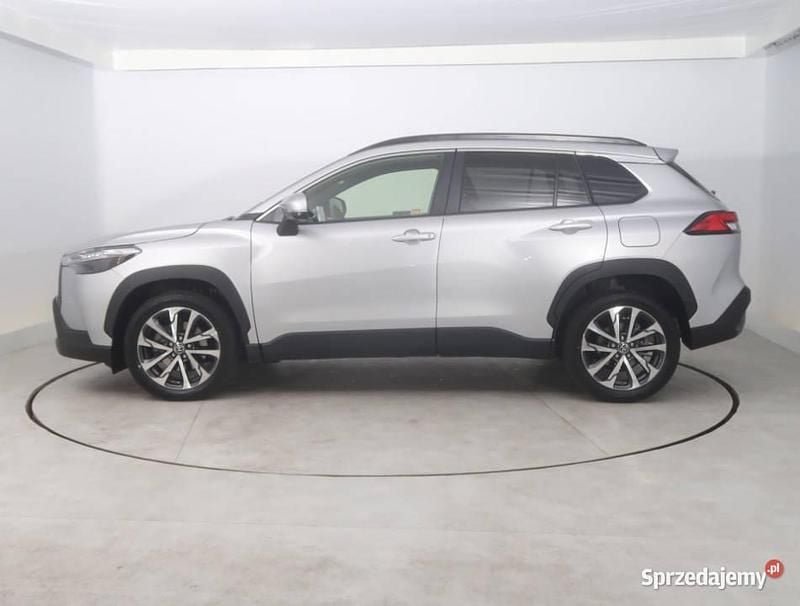 Używany Toyota Corolla Cross 2022 Srebrny SUV