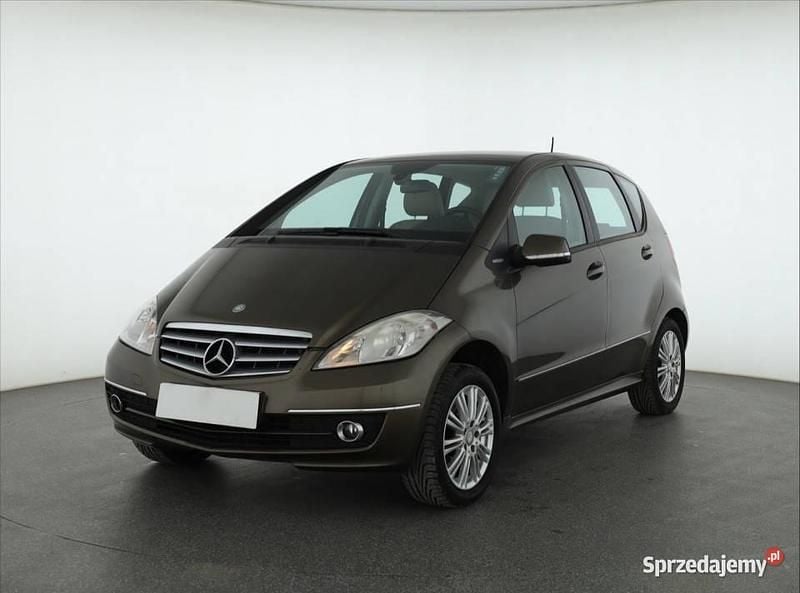 Używany Mercedes A160 2010 Brązowy Hatchback