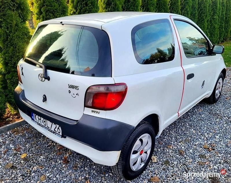 Biały Używany 2003 Toyota Yaris Hatchback | 2200 zł (Dobra cena) - Obraz 1/4