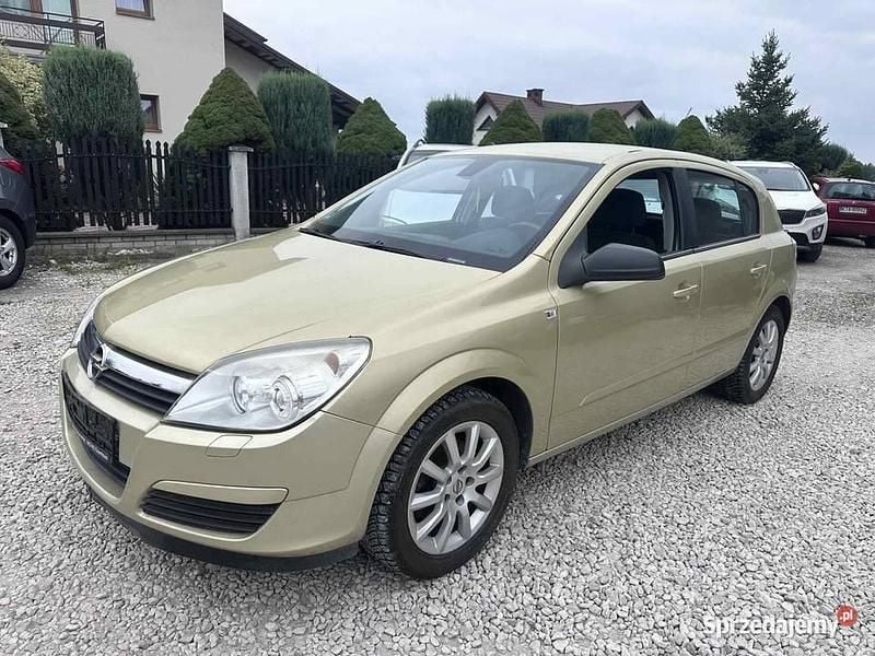 Złoty Używany 2004 Opel Astra Hatchback | 10 900 zł (Drogi) - Obraz 1/4