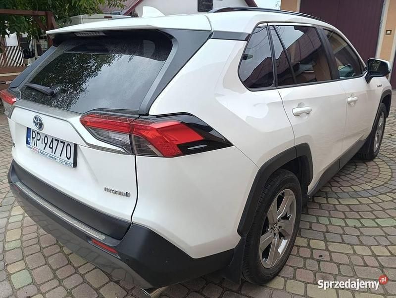 Używany Toyota RAV4 Hybrid 2021 SUV
