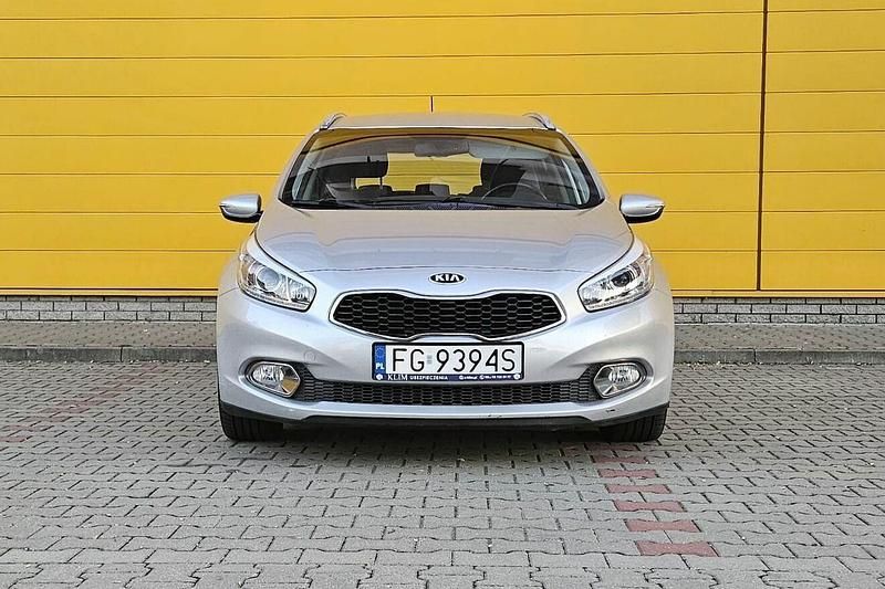 Srebrny Używany 2014 Kia Ceed Sportswagon 2 Kombi | 25 900 zł - Obraz 1/4