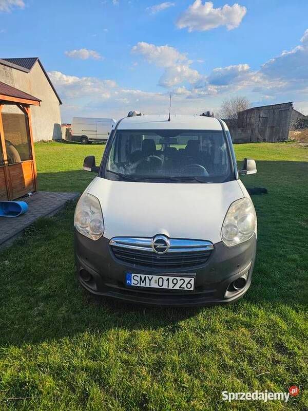 Biały Używany 2015 Opel Combo Minivan | 21 000 zł (Dobra cena) - Obraz 1/4