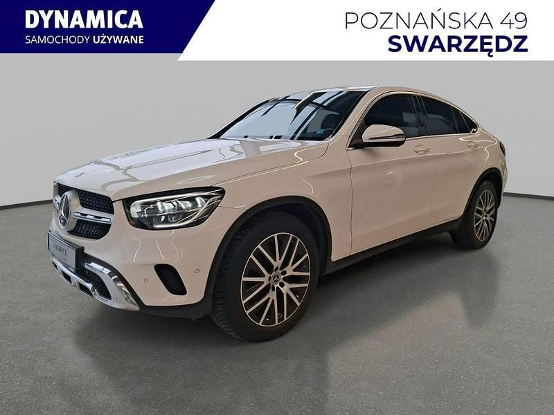 Używany Mercedes GLC200 197 KM (144 kW) 2022 Biały SUV