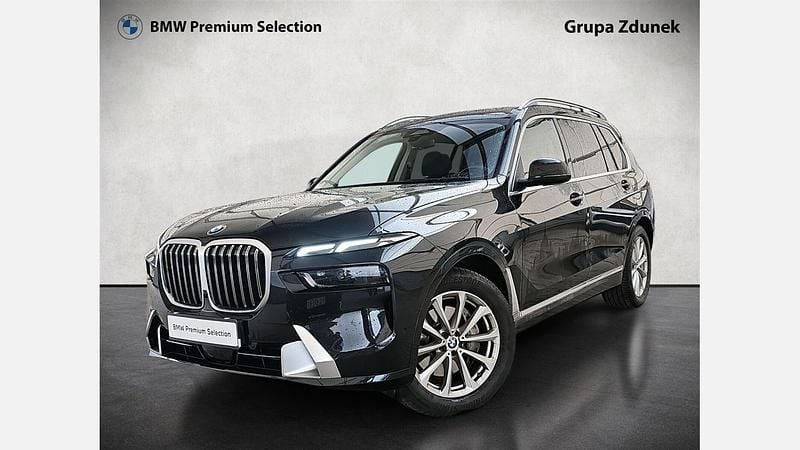Czarny szafir metalizowany Używany 2022 BMW X7 Comfort Edition SUV | 349 900 zł (Super Cena) - Obraz 1/3