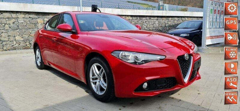 Używany Alfa Romeo Giulia 180 KM (132 kW) 2016 Czerwony Sedan/Limuzyna