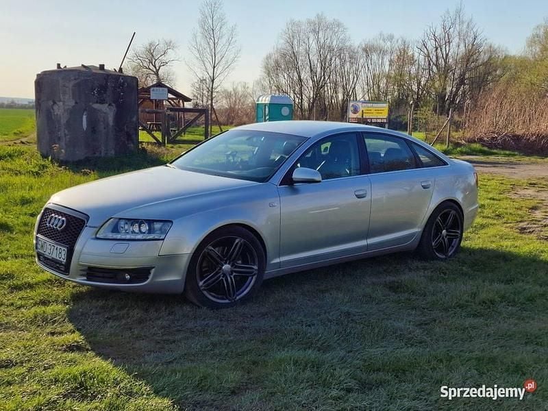 Używany Audi A6 Ambiente 2004 Srebrny Sedan/Limuzyna